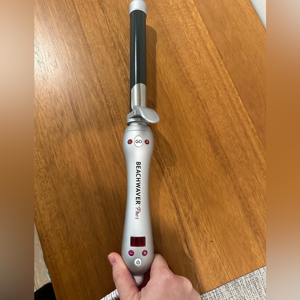 The Beachwaver Co. Beachwaver Pro 1